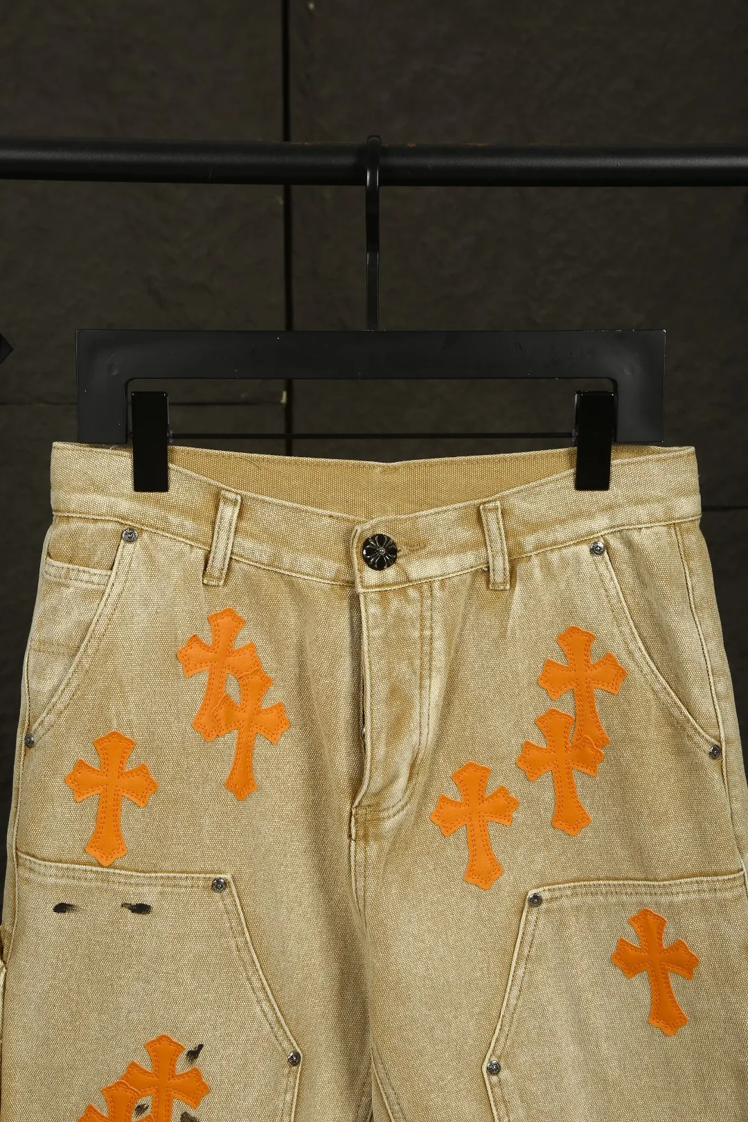 P240 Actual photo [High quality] Code: 25058# Color: Black/khaki Size: S/28 to Hearts (Cro Heart) new summer style, classic B01 version blessing, high version made of high-ounce custom fabrics, fermented and soft-fixed, soft and thick to wear, details are all hand-polished and made with craftsmanship, full-print jacquard fabric, unique design style, multiple processes to create a full retro feel, niche and unique non-colliding shirts, custom-made old spray-painted buttons, every detail is crafted with craftsmanship